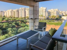 בגוש הגדול דירת 4.5 חדרים למכירה