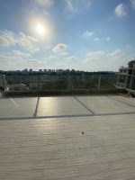 נווה גן פנטהאוז 5 חדרים מפואר להשכרה, מרוהט חלקי