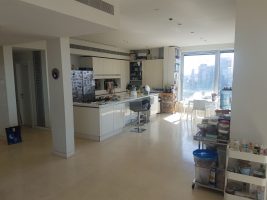 פארק צמרת בבניין מפואר דירת 5 חדרים על חצי קומה להשכרה