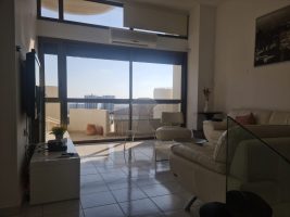 הרצליה פיתוח דופלקס 4 חדרים להשכרה / למכירה