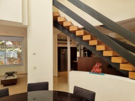 הרצליה פיתוח בית על חצי דונם להשכרה