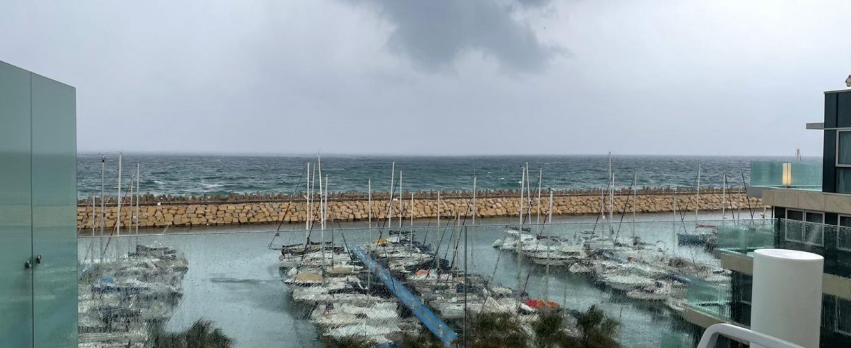 הרודס דירה מלונאית מרוהטת למכירה / תקופות קצרות