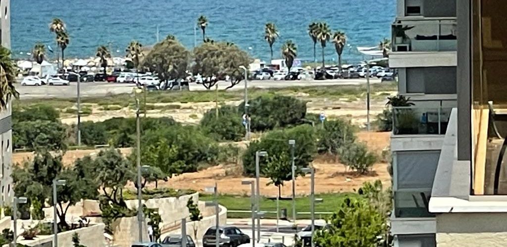 הגוש הגדול פנטהאוז מרוהט להשכרה