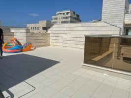 הגוש הגדול פנטהאוז מרוהט להשכרה