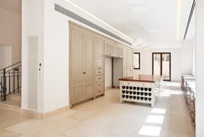 בית עם בריכה למכירה בכפר שמריהו