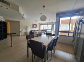 נופי ים דירת 5 חדרים מרוהטת מלא להשכרה לתקופות קצרות