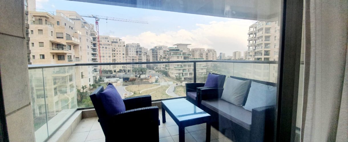 הגוש הגדול דירת 4 חדרים מרוהטת מלא להשכרה