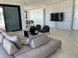 פארק צמרת מגדל רום דירת 3.5 חדרים מרוהטת להשכרה