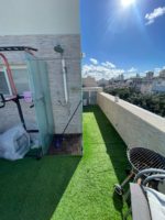 ת״א דופלקס 3 חדרים עם גג להשכרה, במיקום מרכזי