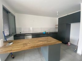 נווה גן דירת 5 חדרים למכירה