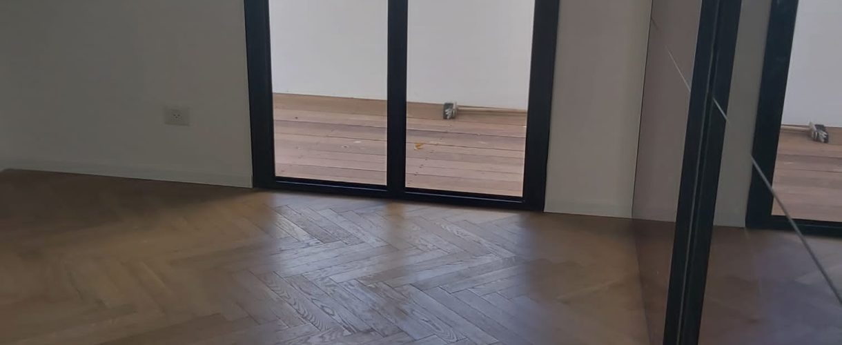 רוטשילד דירת 4 חדרים משופצת להשכרה