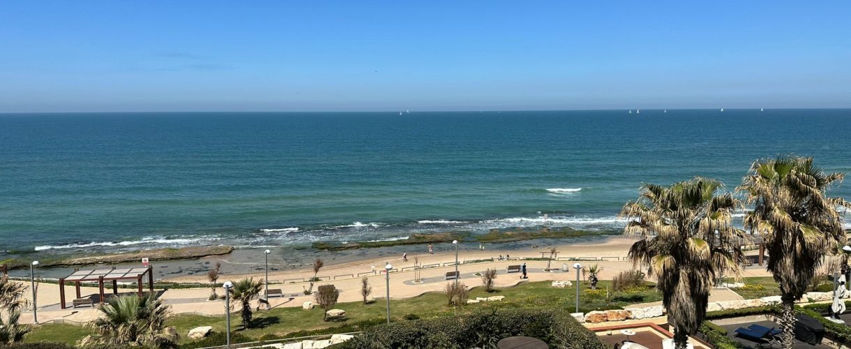 סי אנד סאן דירת 2 חדרים מרוהטת להשכרה