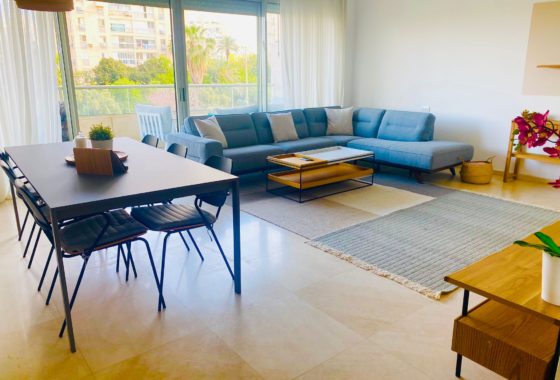 סביוני רמת אביב כוכב הצפון דירת 4.5 חדרים מרוהטת להשכרה