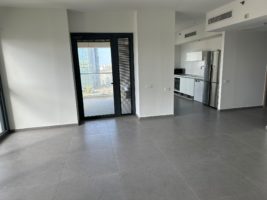 פארק צמרת מגדל פריים דירת 4 חדרים להשכרה
