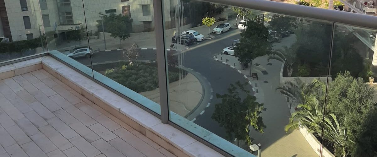הגוש הגדול דירת 5 חדרים ענקית להשכרה