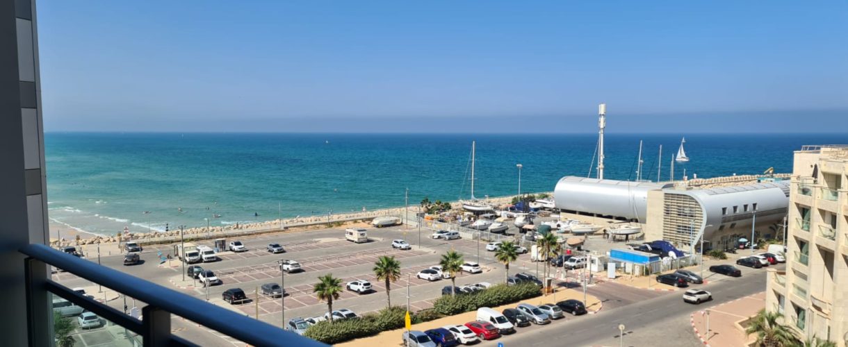 אוקיאנוס במרינה דירת 2.5 חדרים מרוהטת להשכרה