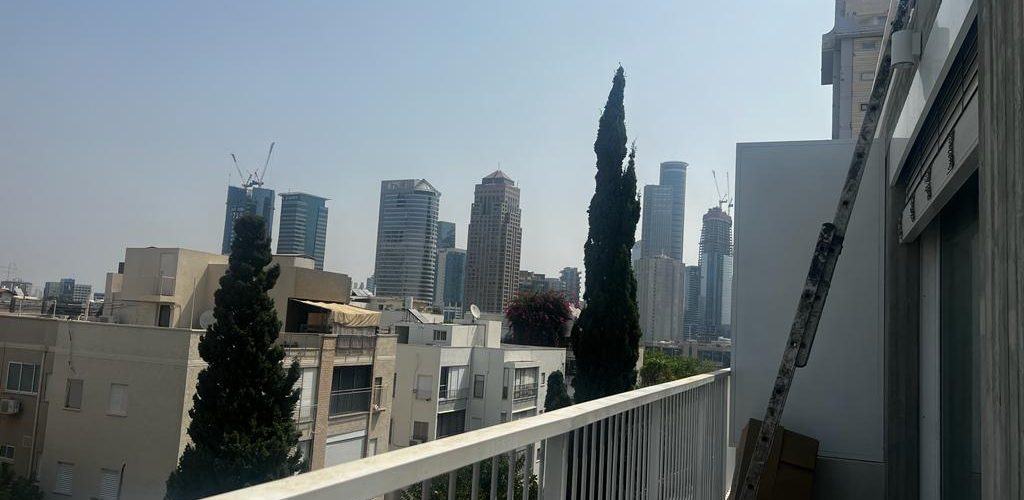 תל אביב אזור כיכר המדינה דירת 4 חדרים להשכרה