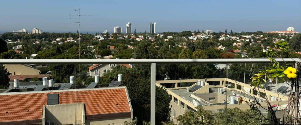 הרצליה ב׳ דירת 4 חדרים להשכרה עם נוף מדהים
