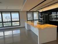 פארק צמרת דירת פאר של 4 חדרים למכירה