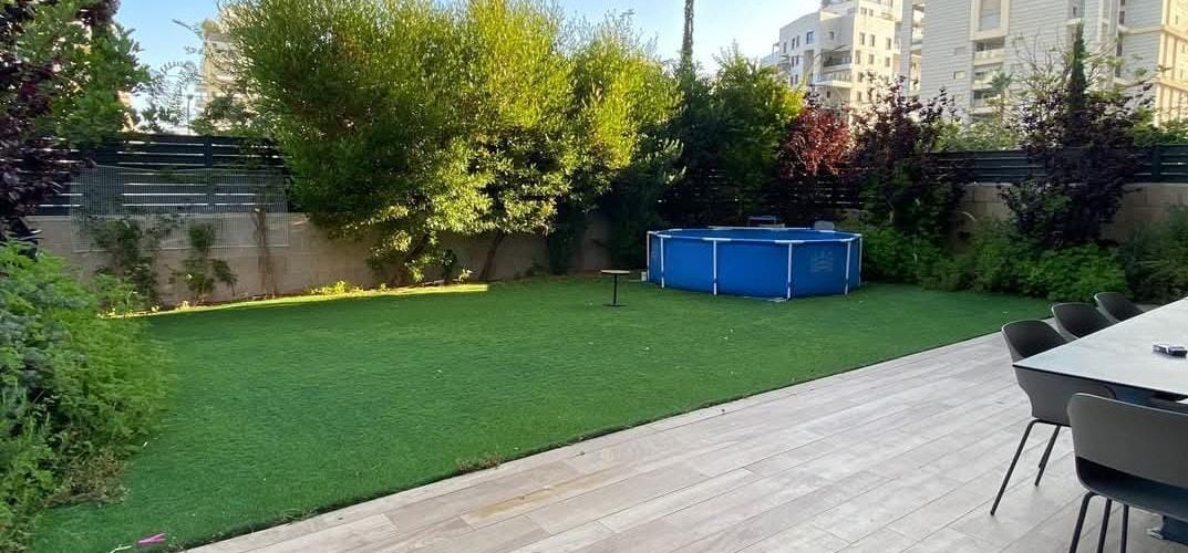 נווה גן רמה״ש טריפלקס למכירה