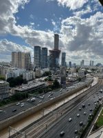 מגדלי הצעירים ת״א דירה מרוהטת למכירה / להשכרה