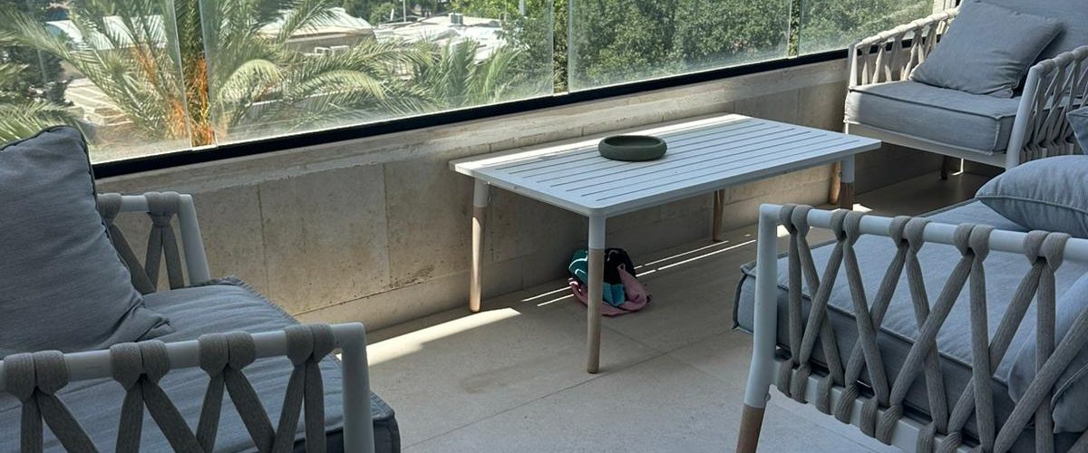 אזורי חן דירת 5 שהפכו ל-4 מרוהטת להשכרה / למכירה