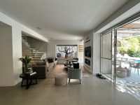 הרצליה פיתוח וילה מודרנית ומושקעת להשכרה / למכירה