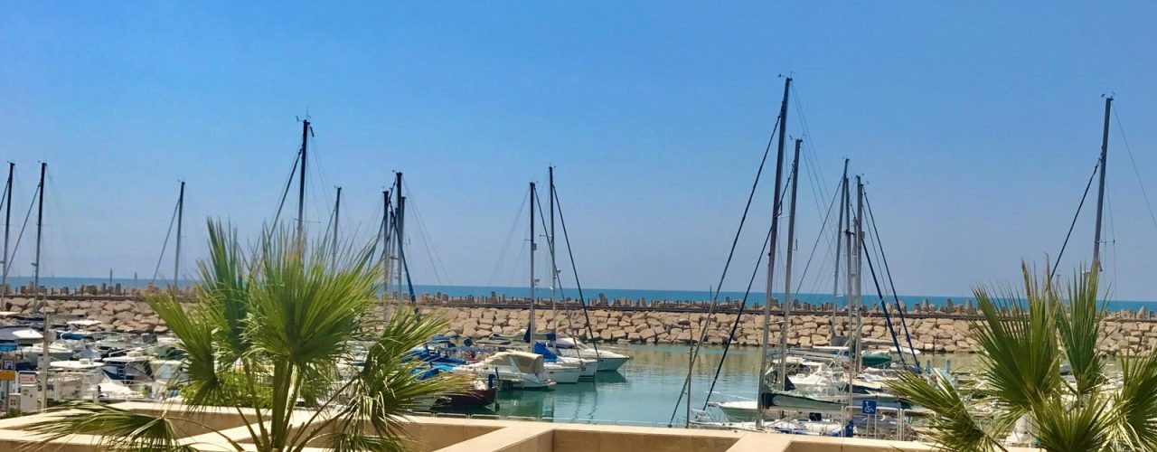 האי במרינה דירת יוקרה 3 חדרים להשכרה