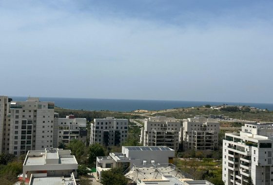 פנטהאוז 6 חדרים להשכרה