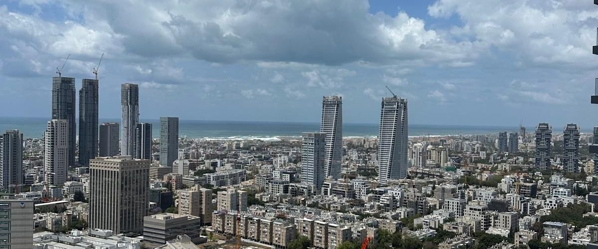 מידטאון דירת 3 חדרים מרוהטת להשכרה