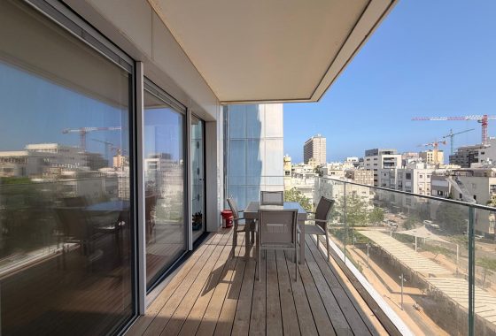 ארלוזרוב 17 דירת 4.5 חדרים להשכרה