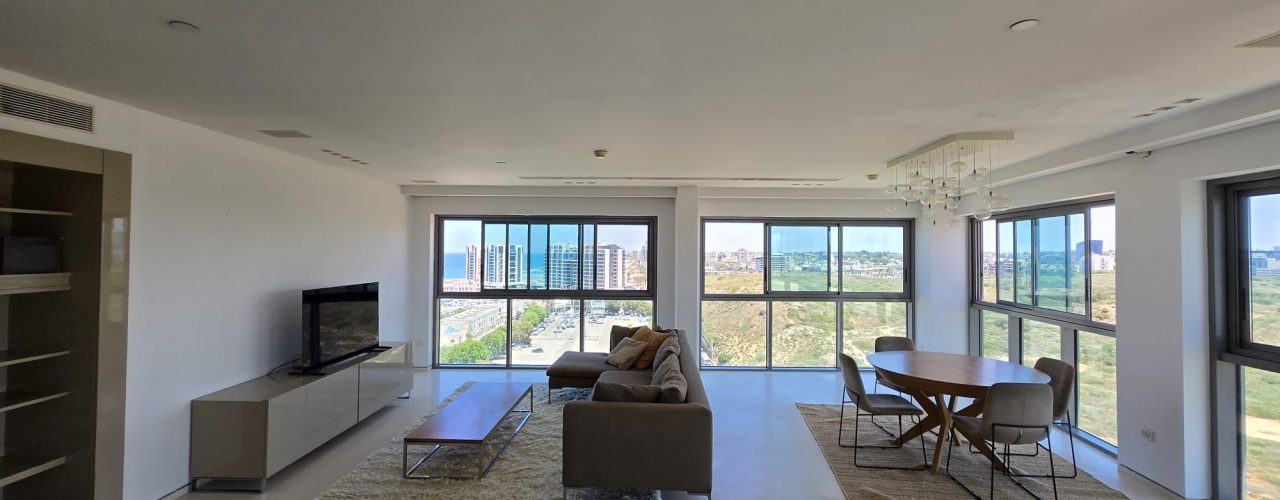 אוקיאנוס במרינה דירת 3 חדרים להשכרה / למכירה