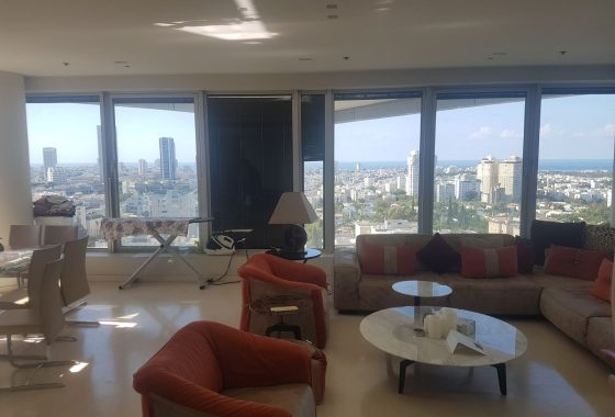 פארק צמרת דירת 5 חדרים על חצי קומה להשכרה