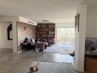 סי אנד סאן דירת 5 חדרים מרוהטת להשכרה / תקופות קצרות