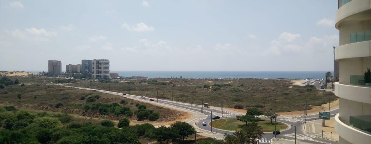 בלו דירת פאר 4.5 חדרים למכירה