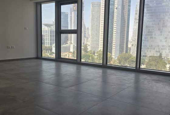 שרונה בסר דירת 4 חדרים מושקעת להשכרה